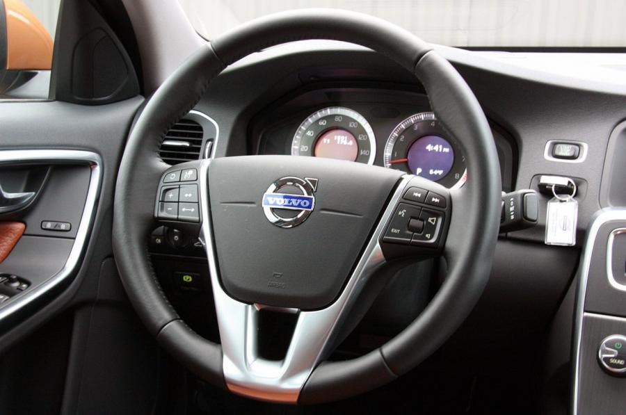  Volvo S60 2010 года  (фото 163 из 226)